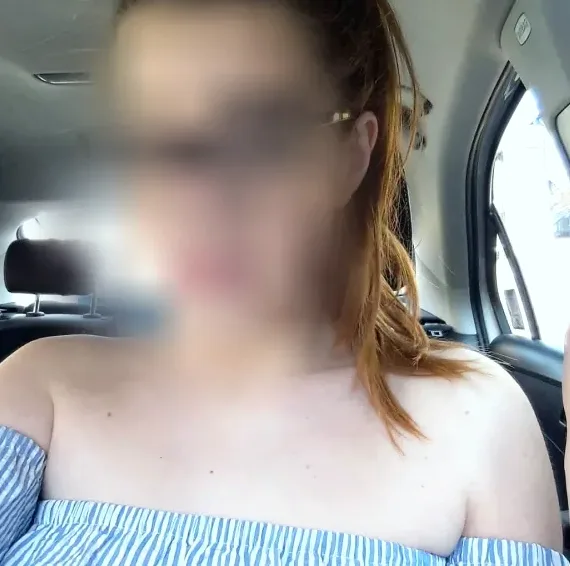 Agata, 27