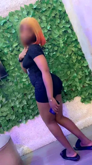 Angharad, 25