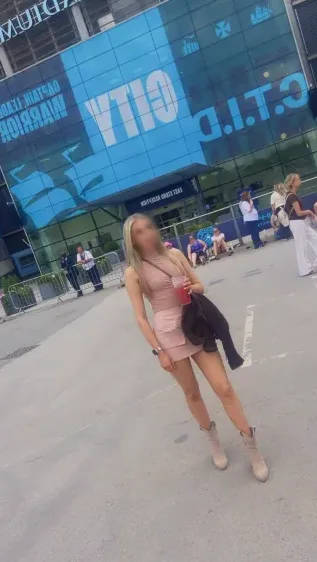 Aoife, 28