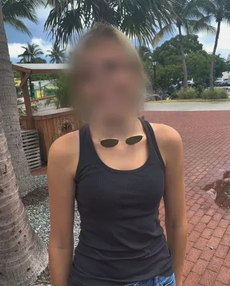 Caitlin, 20
