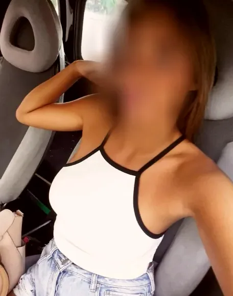 Caitlin, 36