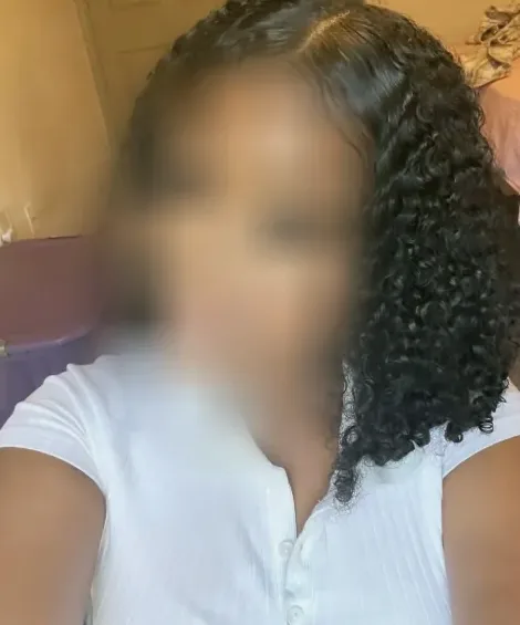 Evie, 20