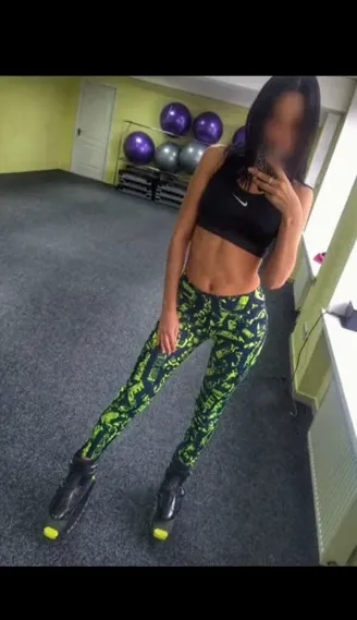 Farah, 32