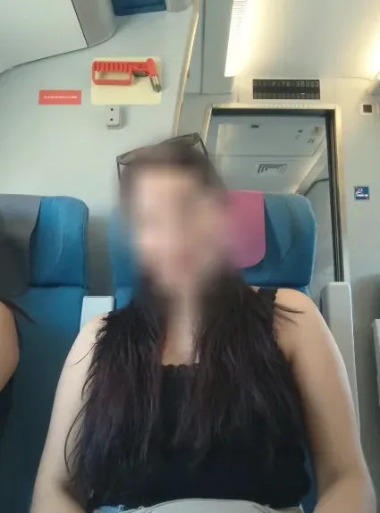 Julia, 37