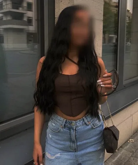 Karolina, 19