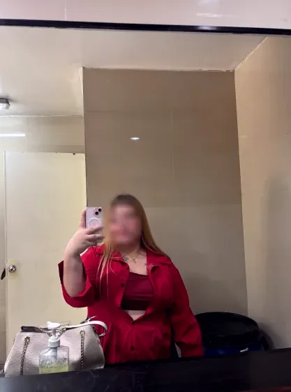 Karolina, 26