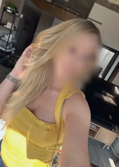 Lauren, 37