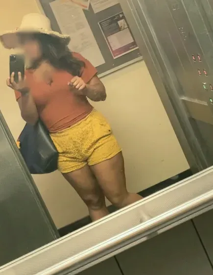 Naomi, 34