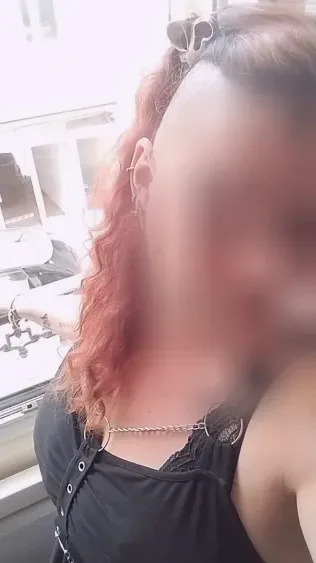 Niamh, 35