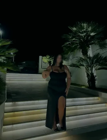 Rhona, 18